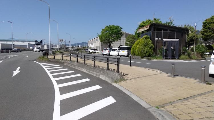 道の駅 富士（上り）の市道側から入れる駐車場