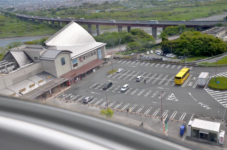 東名 富士川サービスエリア上りの駐車場