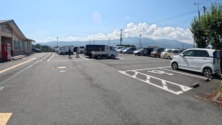 道の駅ふじおやまの第2駐車場の駐車スペース