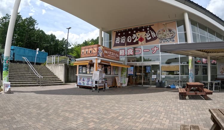道の駅富士吉田にある富士吉田の名物「吉田うどん」を食べられる軽食コーナー